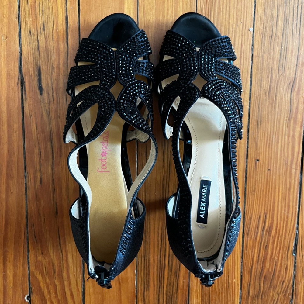 Alex Marie Black Heels Elegant Design